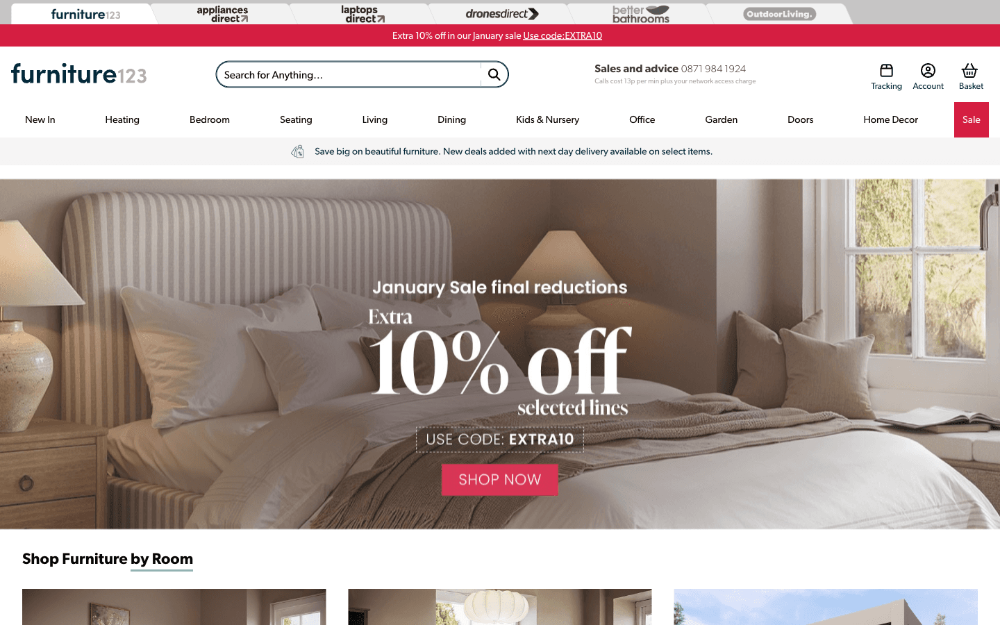 Homepage Furniture123 con navigazione per stanza e banner promozionale