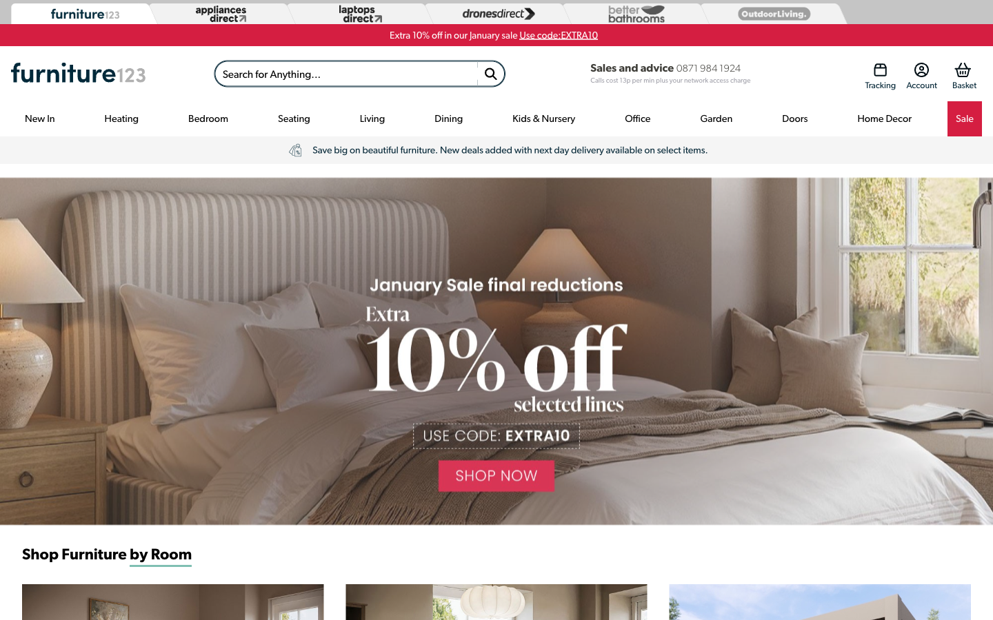 Homepage Furniture123 con navigazione per stanza e banner promozionale